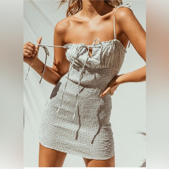 Princess Polly Korina Light Green Gingham Shirred Mini Dress - Size 4 - Picture 4 of 8